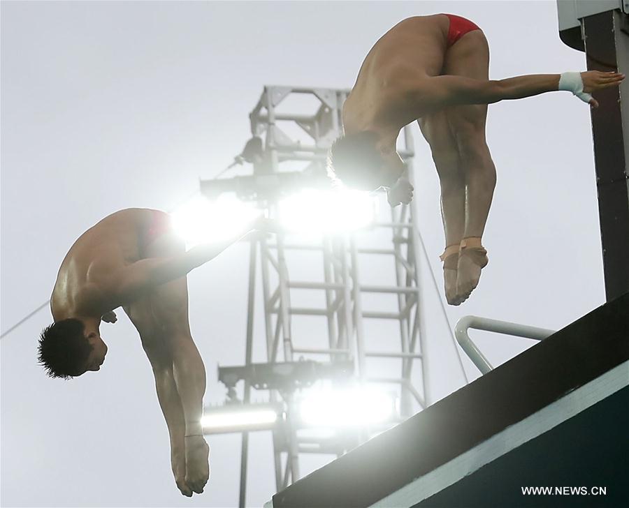 JO 2016/plongeon synchronisé 10m: les Chinois Chen Aisen et Lin Yue en or