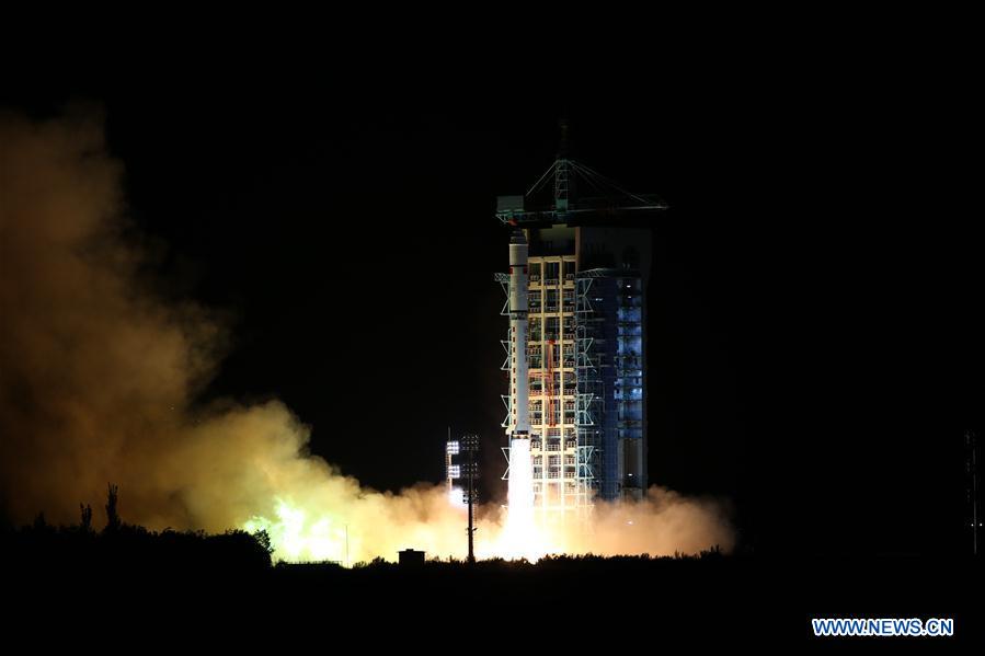 La Chine lance le premier satellite de communication quantique du monde