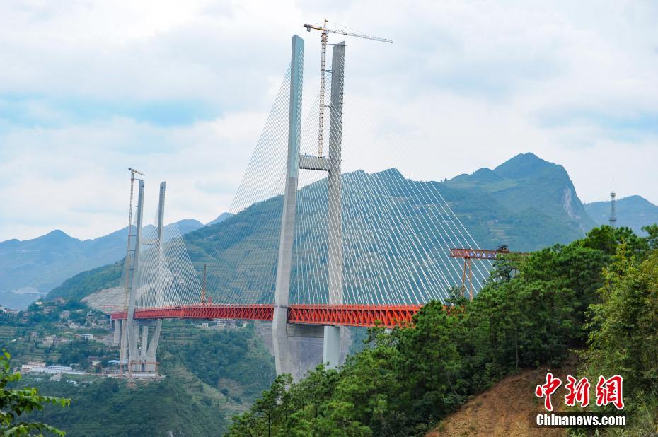 Jonction du pont le plus haut au monde 