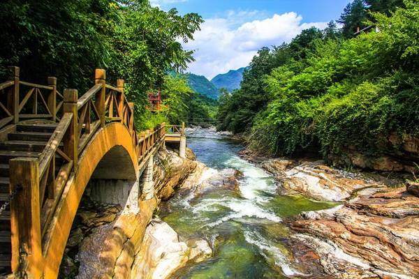 Le site naturel de Huangboyuan à Taibai : la beauté des paysages jusqu'à l'extrême