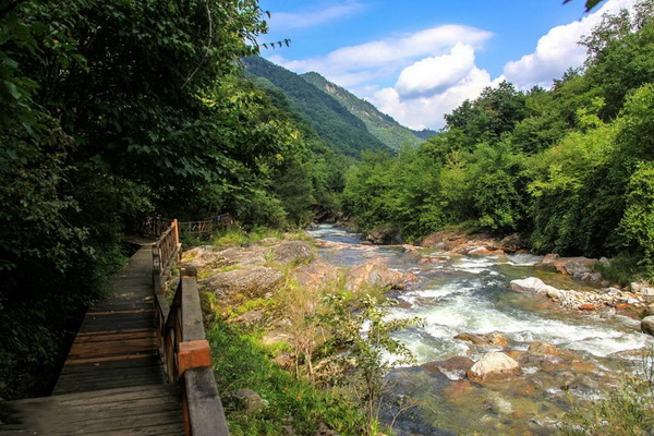 Le site naturel de Huangboyuan à Taibai : la beauté des paysages jusqu'à l'extrême