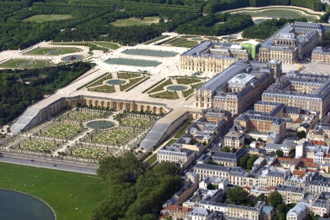 Cinq employés du Chateau de Versailles accusés de vente de vrais-faux billets