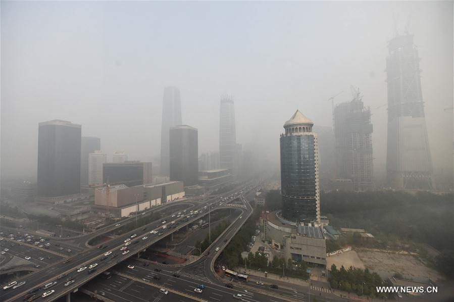 Beijing élève le niveau d'alerte à la pollution de l'air