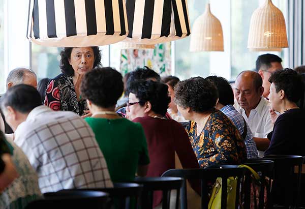 Le restaurant d'Ikea refuse les rendez-vous gratuits des seniors chez lui