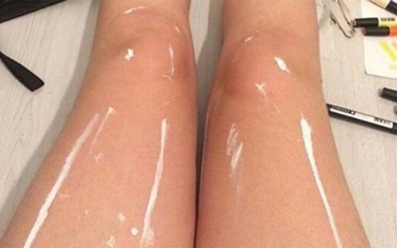 Des jambes brillantes troublent les internautes