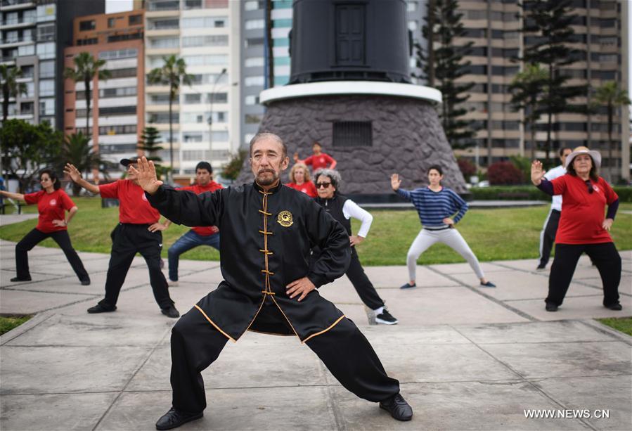 Pérou : cours de ta?chi à Lima