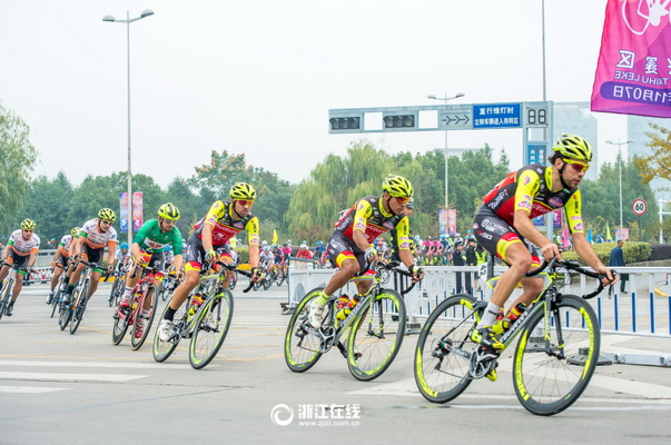 Cyclisme : 130 coureurs ont pris le départ du Tour de Taihu 