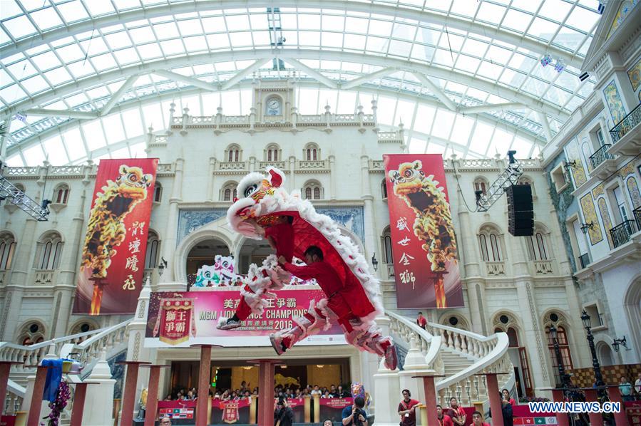 Chine : compétition de danse du lion à Macao