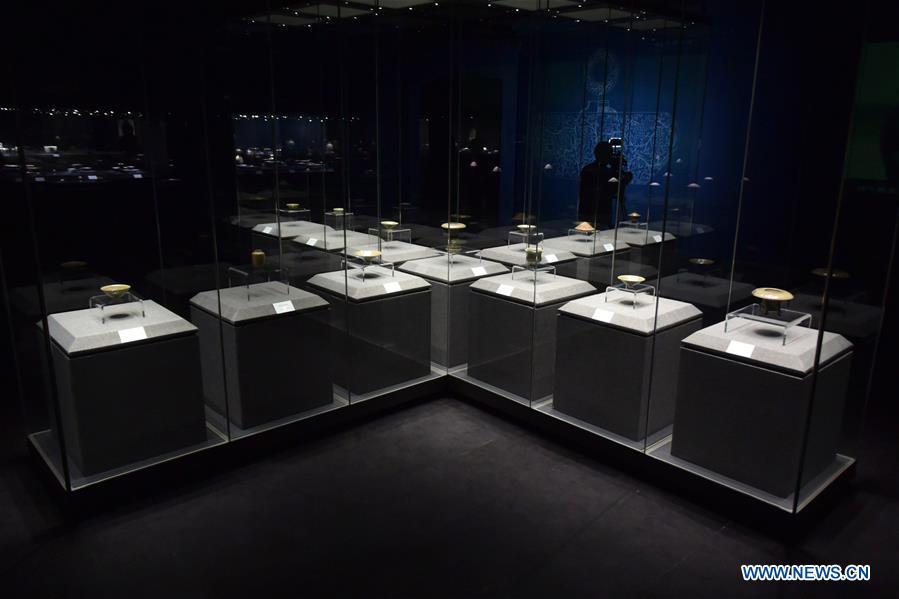 Exposition d'objets en porcelaine dans l'est de la Chine