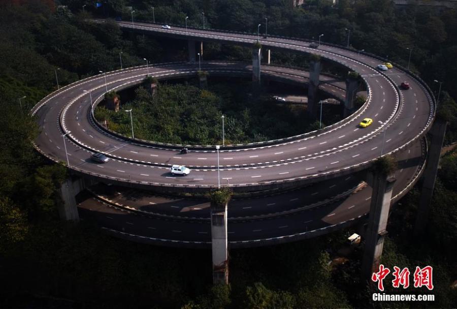 Chonqing?: un pont en spirale qui donne le tournis