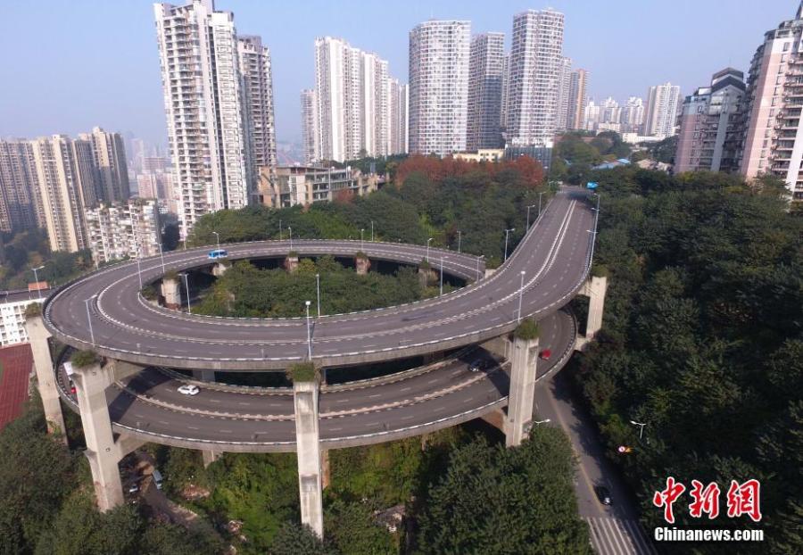 Chonqing?: un pont en spirale qui donne le tournis