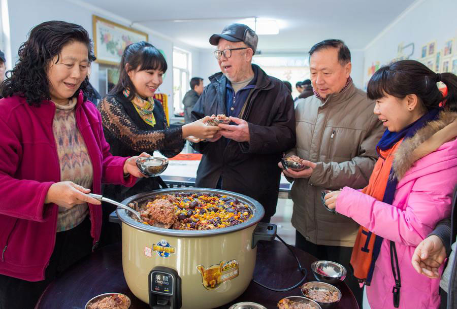 La Chine célèbre le festival de Laba 