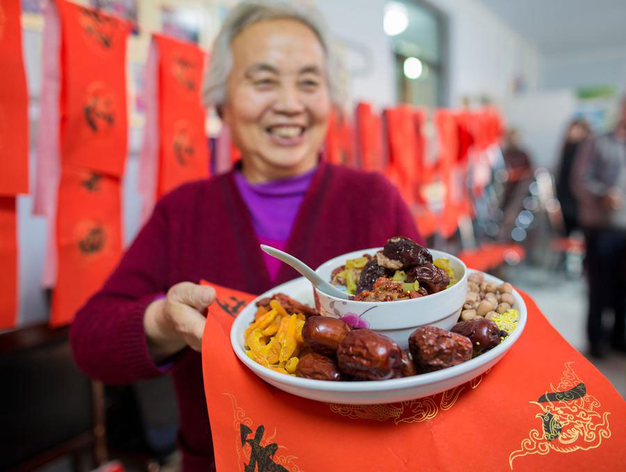 La Chine célèbre le festival de Laba 