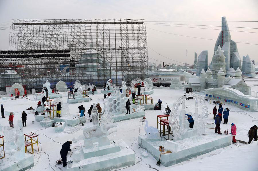 Concours de sculptures sur glace à Harbin