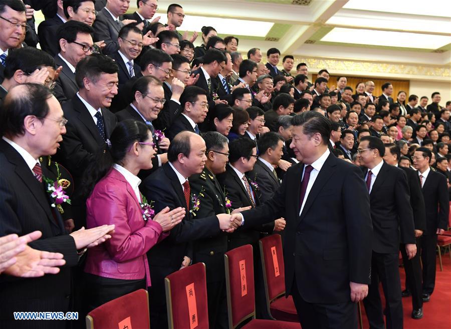 Un physicien et une pharmacologue remportent le plus prestigieux prix scientifique chinois