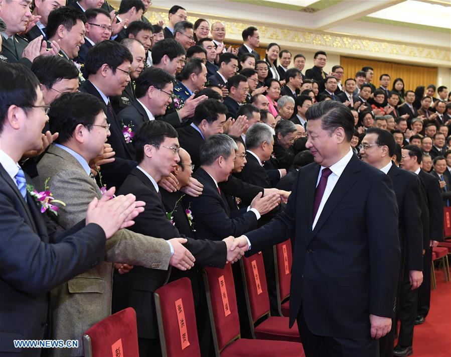 Un physicien et une pharmacologue remportent le plus prestigieux prix scientifique chinois