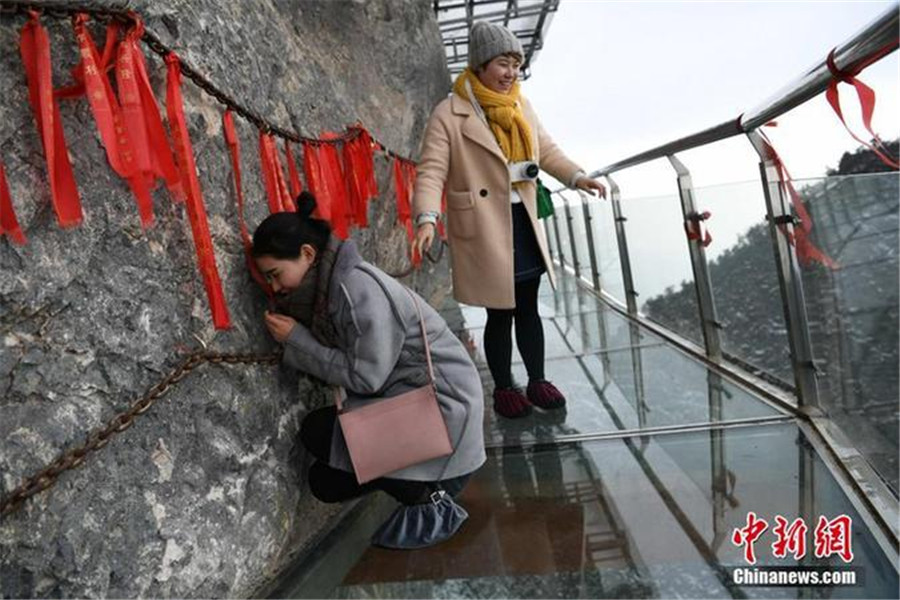 Sichuan : la plus haute passerelle en verre du pays