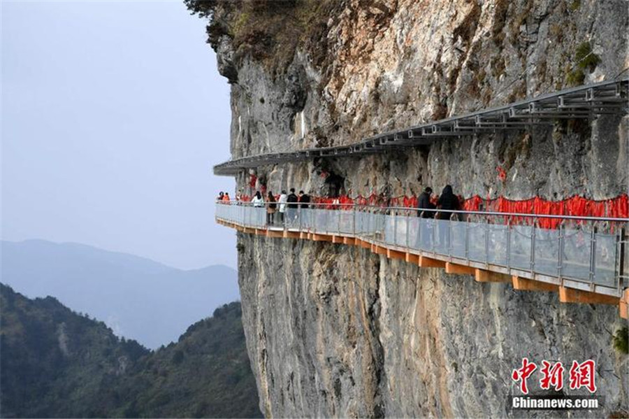 Sichuan : la plus haute passerelle en verre du pays