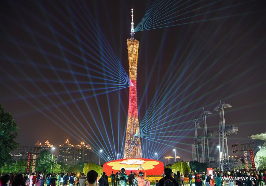 Chine : spectacle de lumières à Guangzhou