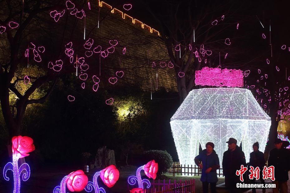 Nanjing : les lanternes illuminent la rivière Qinhuaihe