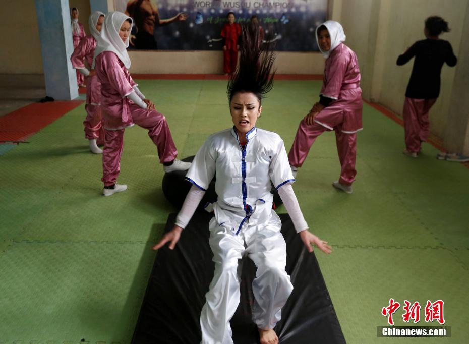 Afghanistan : des jeunes femmes adeptes du Kung Fu  