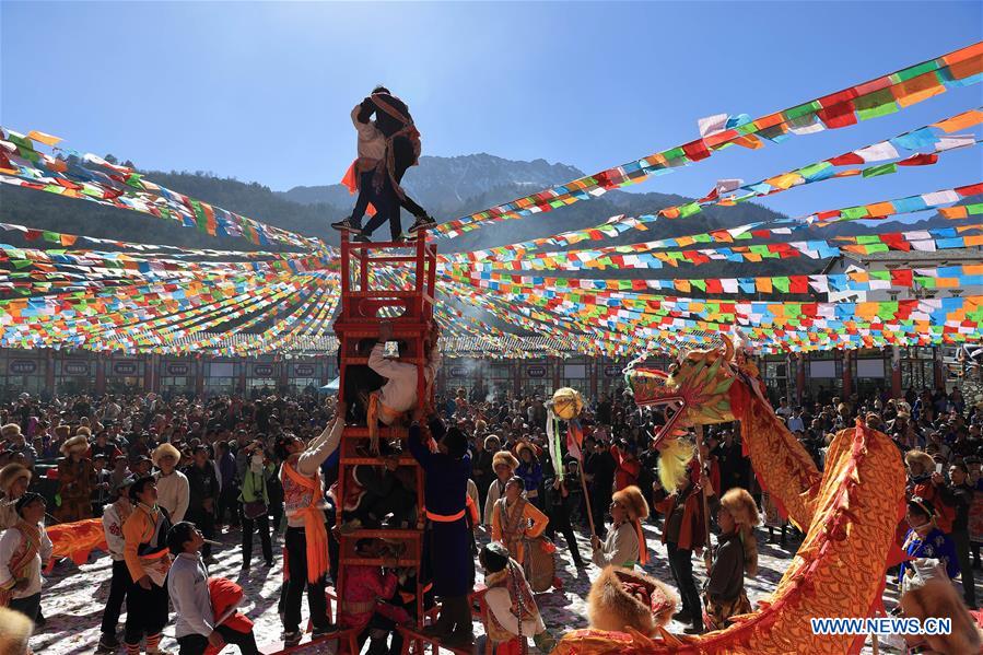 Chine : célébrations du festival Shangjiu au Sichuan