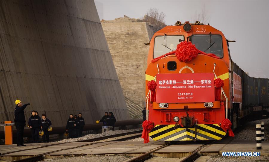 Transport de blé par train du Kazakhstan vers la Chine