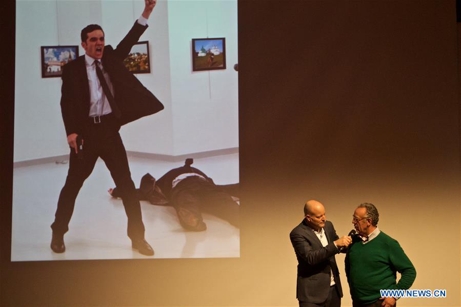 Le photographe turc Burhan Ozbilici remporte le World Press Photo