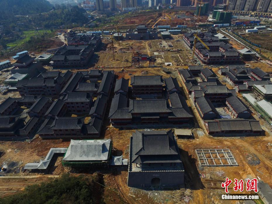 Hunan : 500 millions de RMB pour reproduire une ? vieille ville ?