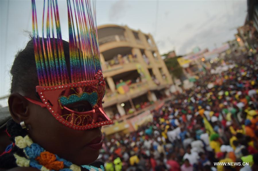 La saison du carnaval en Europe et en Amérique