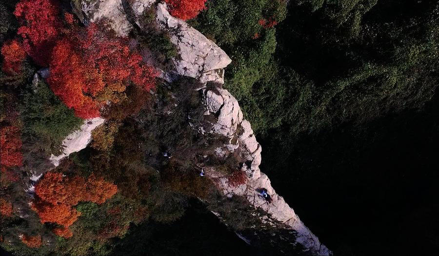 Une merveille des monts Qinling – le Pont céleste de Huxian, un spectacle unique en Asie