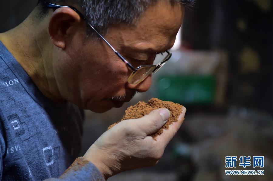 Un héritier chinois d’anciens parfums arabes 