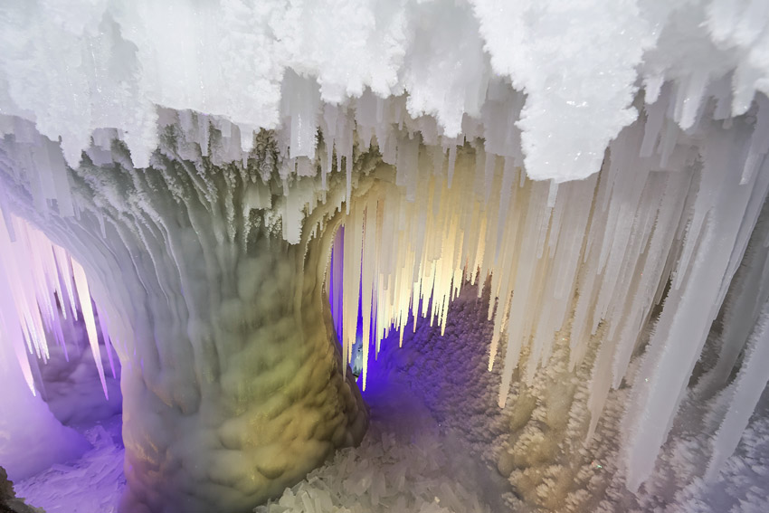 Shanxi : une immense grotte de glace de trois millions d'années 