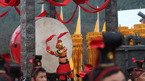 Cérémonie annuelle de célébration de Qingming en hommage à l'Empereur Jaune dans le Shaanxi