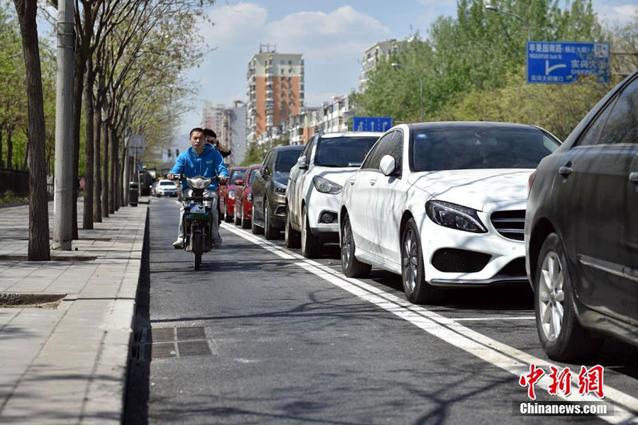 Beijing : une nouvelle mesure pour le stationnement encombré 