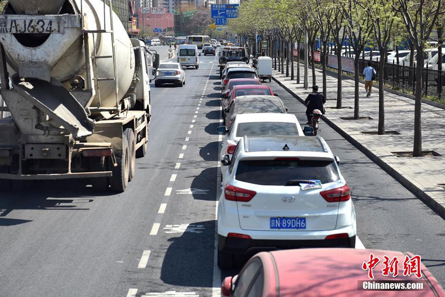 Beijing : une nouvelle mesure pour le stationnement encombré 