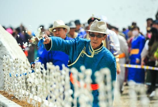 Les Mongols honorent leurs ancien héros