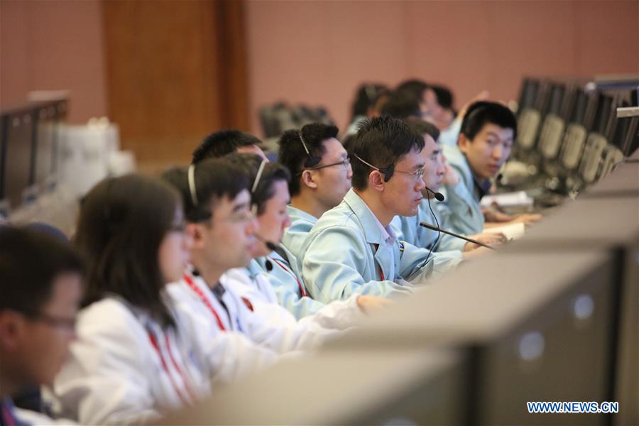 Le vaisseau cargo chinois Tianzhou-1 s'amarre au laboratoire spatial Tiangong-2