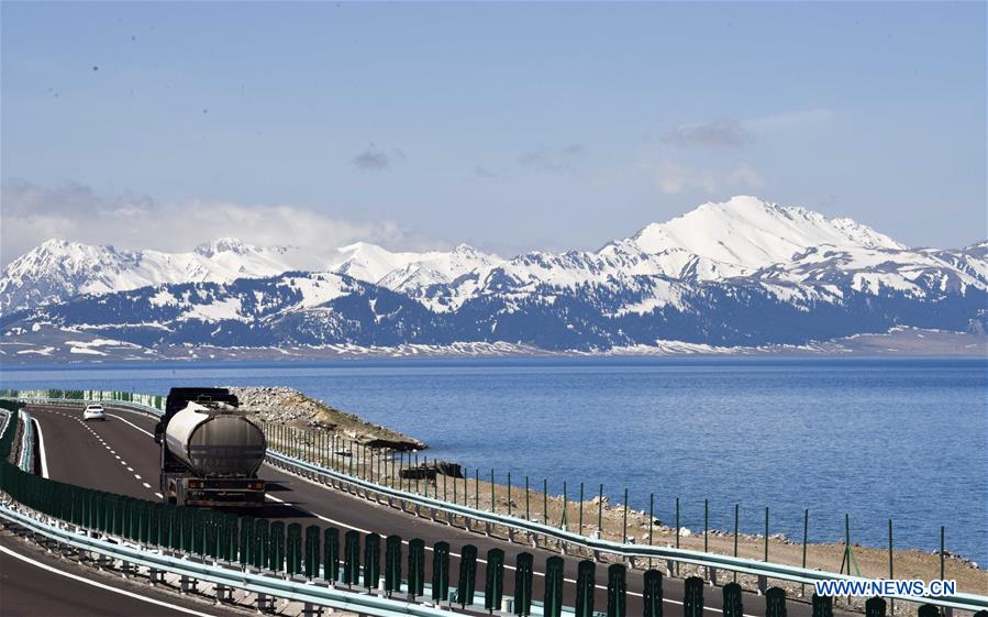 Xinjiang : sublimes paysages du lac Sayram