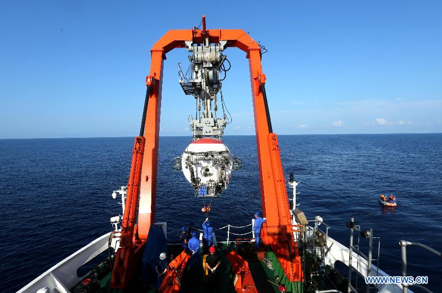 Le submersible chinois Jiaolong achève ses plongées en mer de Chine méridionale