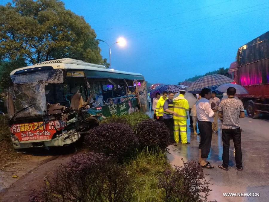 Chine : le bilan des victimes d'un accident de la route s'alourdit à 12