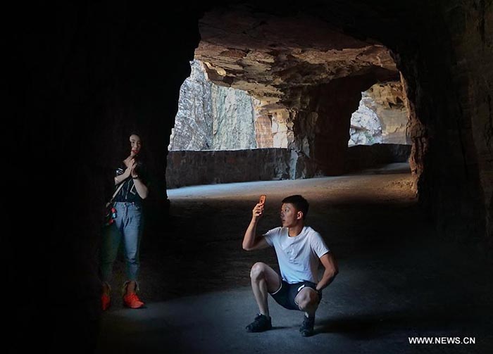 Henan : la route miraculeuse de la falaise de Guoliang 