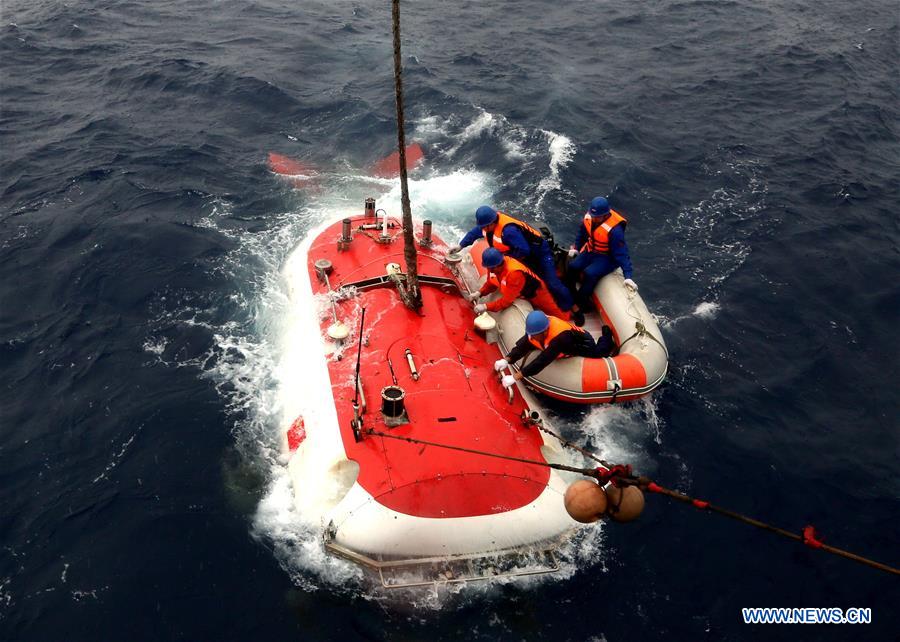 La première plongée cette année du submersible chinois Jiaolong dans la fosse de Yap