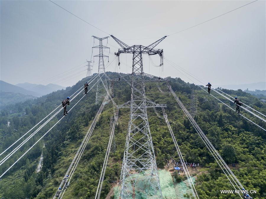 Chine : construction d'un projet de transmission d'électricité à Chongqing