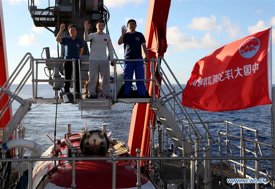 Le submersible chinois Jiaolong achève sa 150e plongée