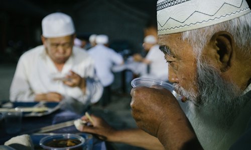 Ramadan : prières des musulmans de Beijing