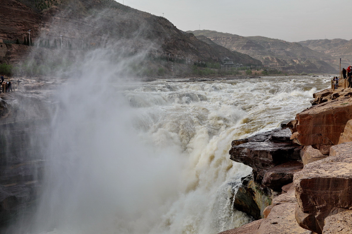 Les chutes d'eau de Hukou sont actuellement des ? chutes d'eau limpides ?