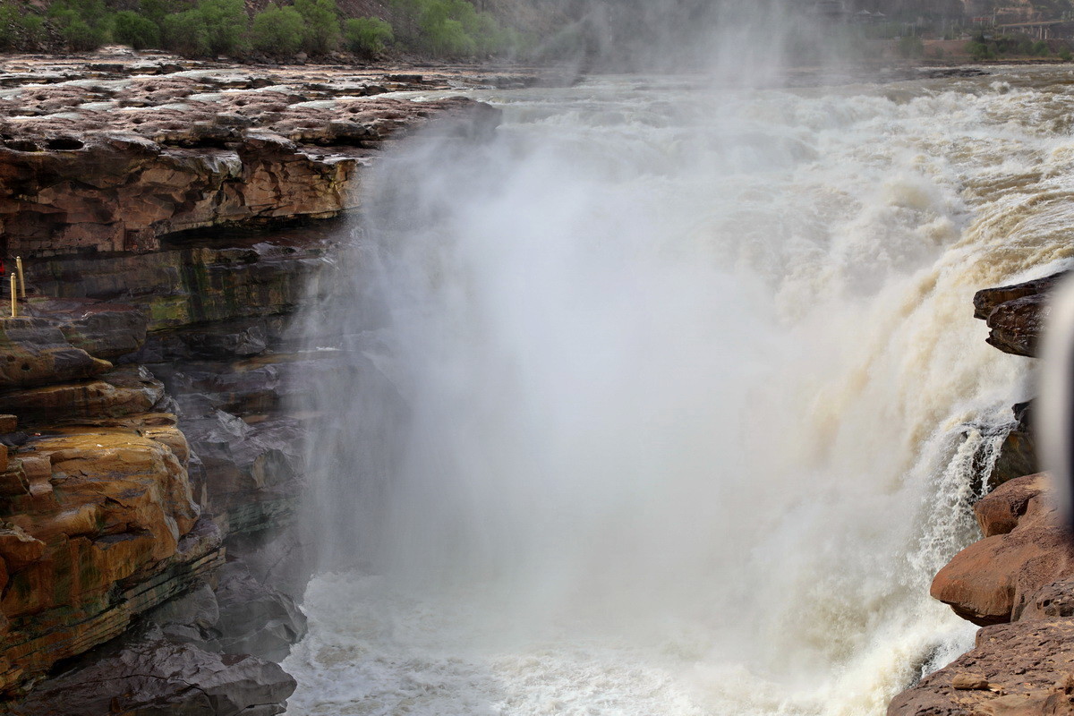 Les chutes d'eau de Hukou sont actuellement des ? chutes d'eau limpides ?