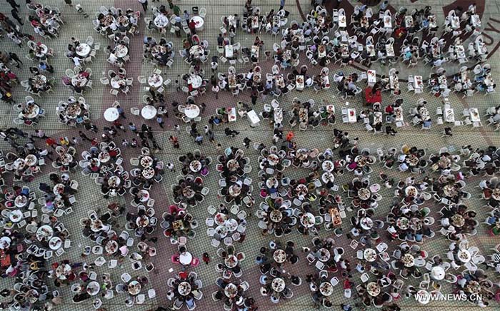 Banquet géant de homards dans l'est de la Chine