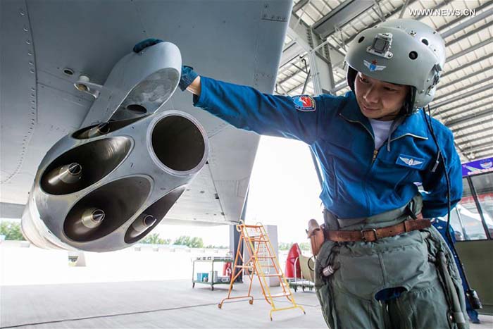 Des chasseurs chinois J-10B aux jeux militaires internationaux